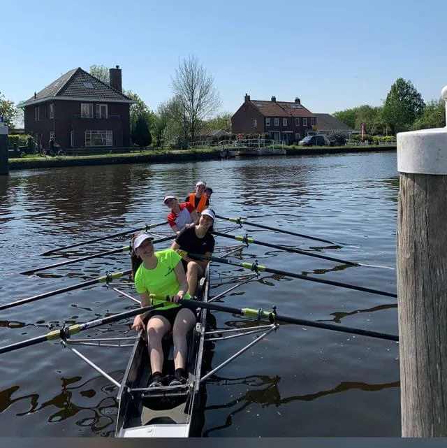 1567 euro voor ons opgehaald door 100 km te roeien!